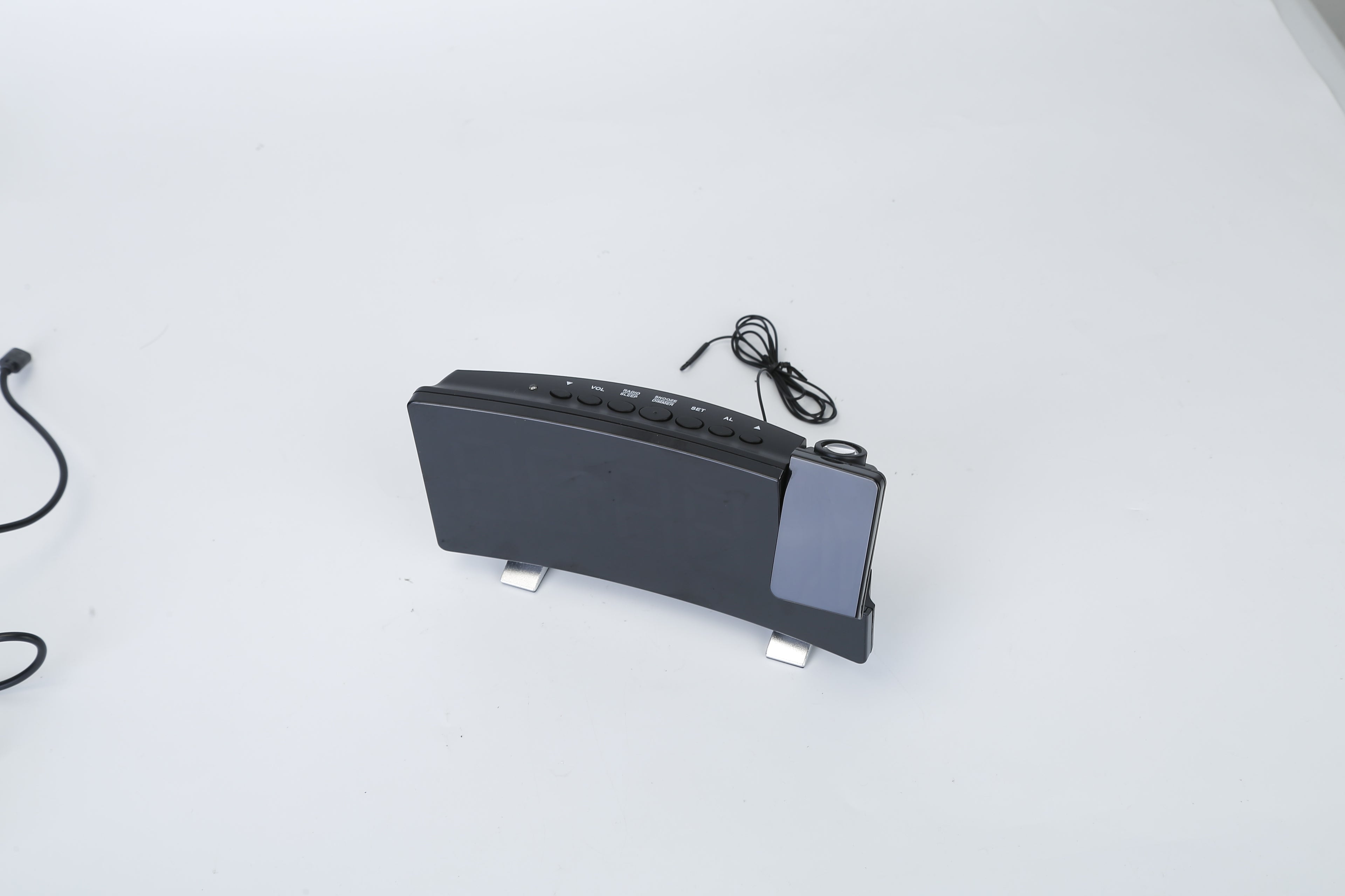 1Pc Projection Alarm Clock With Radio Function Curved Screen LED Digital Alarm Clock With Dual Alarms 4 Dimmer 12-24 Hour USB Charging Port 180Degree Rotatable Projection